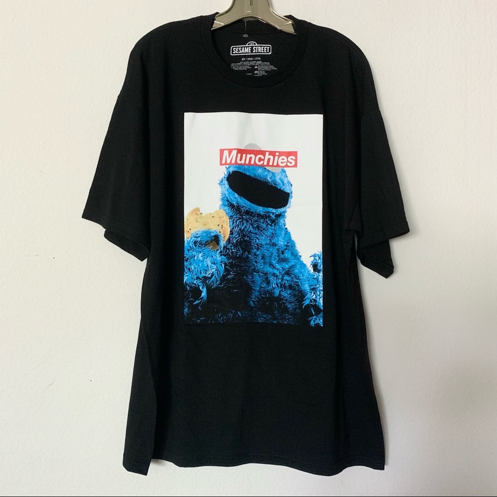 NWOT Cookie Monster munchies graphic tee